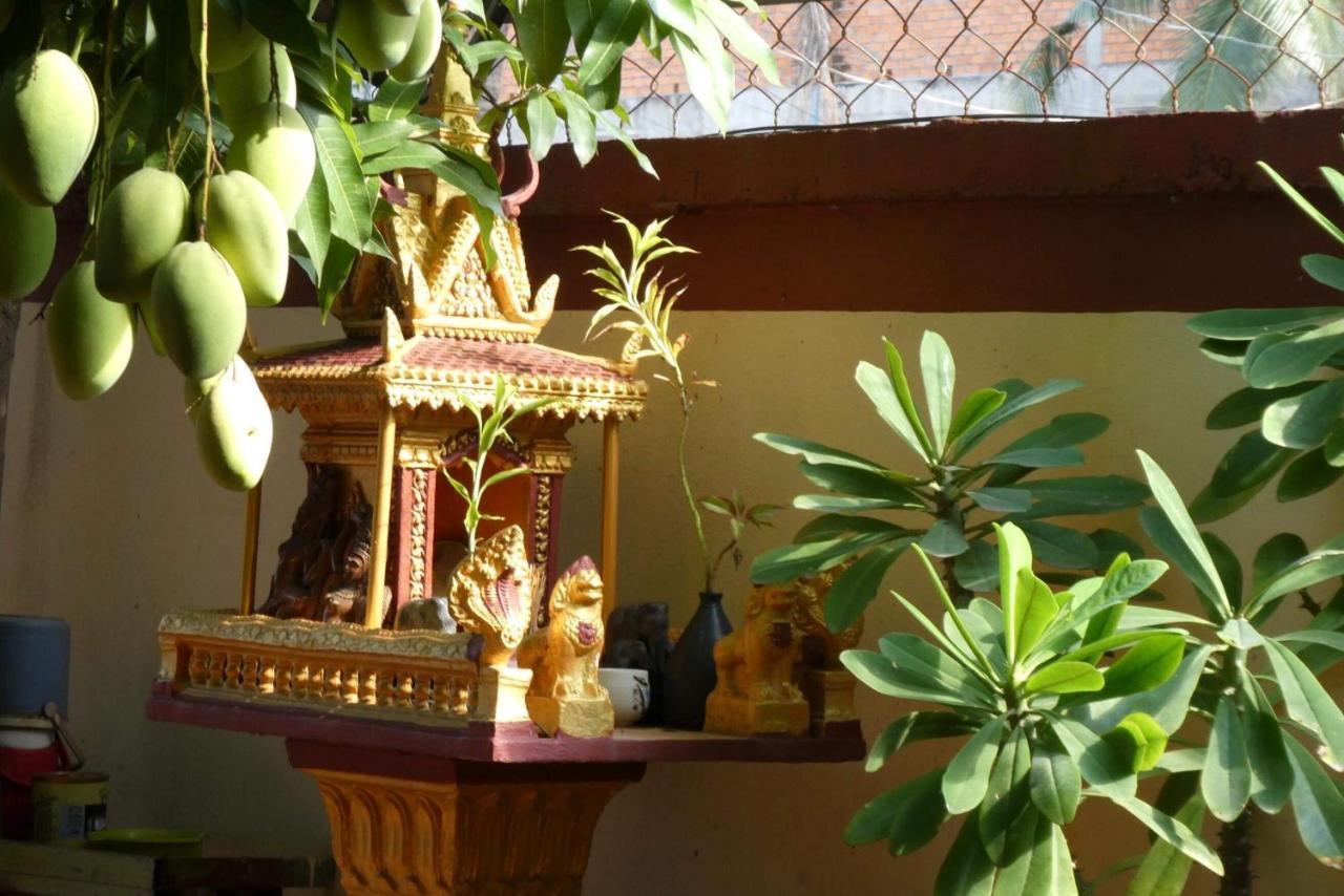 139 Guest House Phnom Penh Exteriör bild